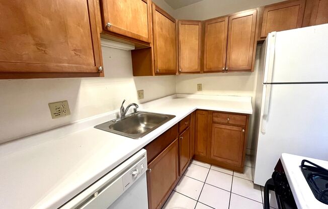 1 bed, 1 bath, $1,195, Unit 7