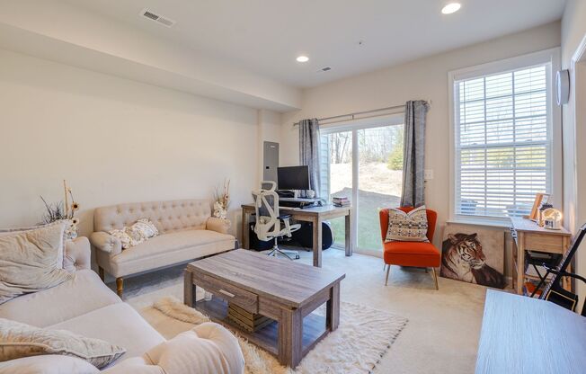 UPSCALE 3 BEDROOM 3.5 BATH HOME IS AVAILABLE NOW IN UPPER MARLBORO!