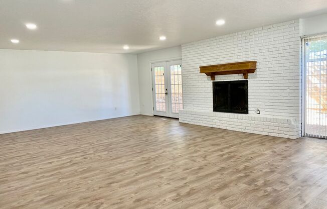 3 beds, 2 baths, $1,595