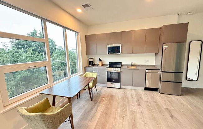 1 bed, 1.5 baths, 773 sqft, $2,549, Unit 304