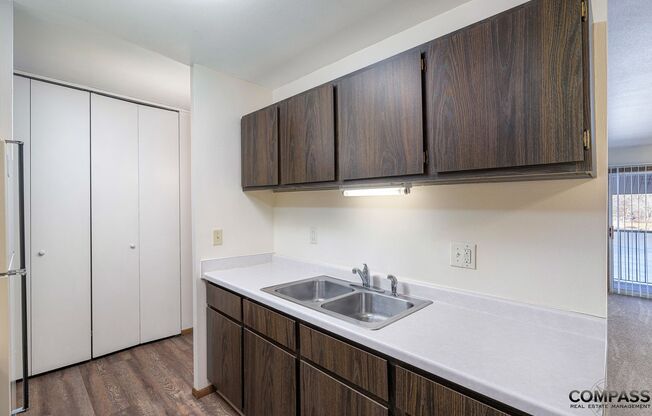 2 beds, 1.5 baths, 884 sqft, $1,275, Unit 101
