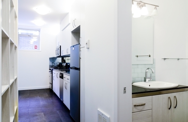 Park Place Apartments | 877 East Park Street