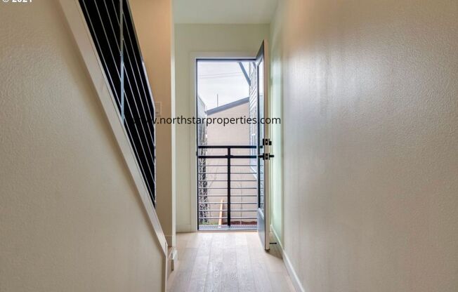 2 beds, 2.5 baths, $2,975, Unit MU-DIVI3019