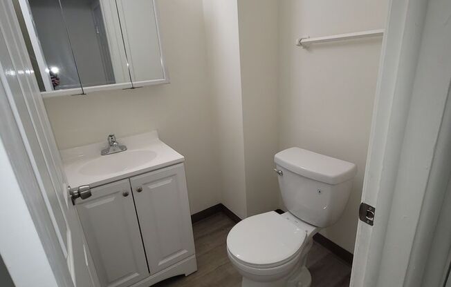 3 beds, 1.5 baths, 1,100 sqft, $1,635, Unit 3357