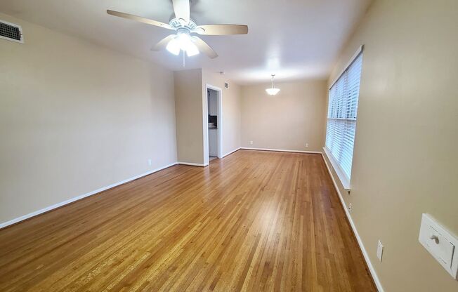 3 Bedroom, 2 Bath home in Casa View!