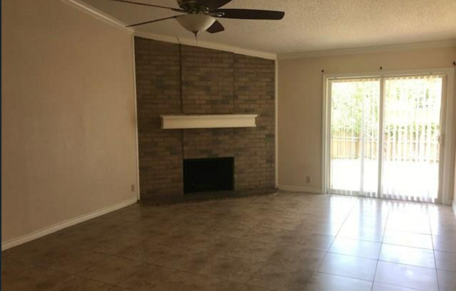 Spacious 3Bed/2Bath in Garland!