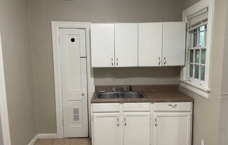 2 beds, 1 bath, $995