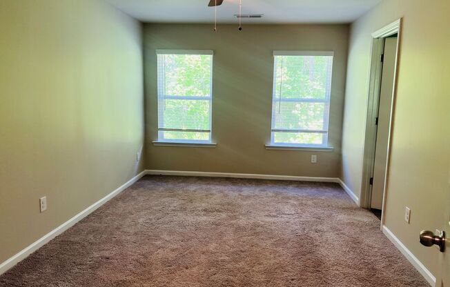 3 beds, 2.5 baths, $2,000