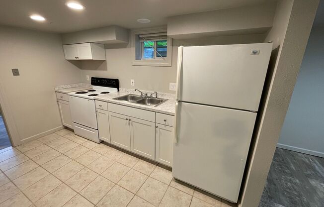 1 bed, 1 bath, $750, Unit 127 Wyoming Ave #7