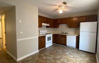 3 beds, 2.5 baths, $950