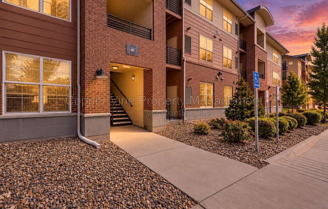 2 beds, 2 baths, 1,052 sqft, $1,965, Unit 522