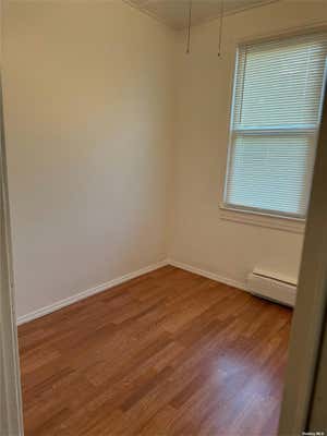 3 beds, 1 bath, 900 sqft, $2,700