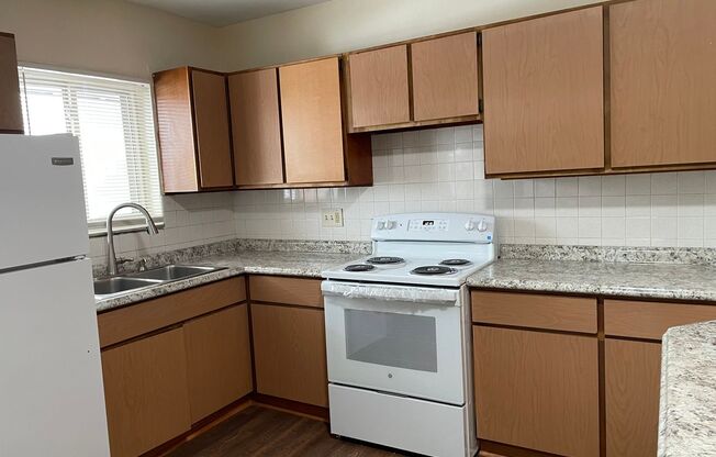 2 beds, 1 bath, $900, Unit Unit 15