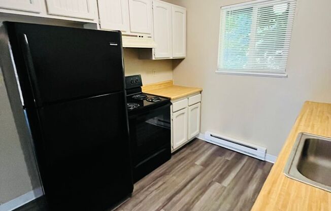 2 beds, 1 bath, 700 sqft, $1,595