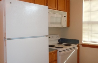 2 beds, 1 bath, $1,900