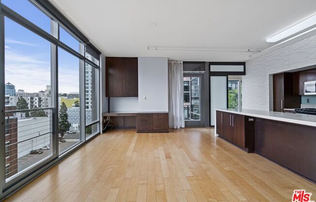 1 bed, 2 baths, 1,110 sqft, $4,000, Unit 815