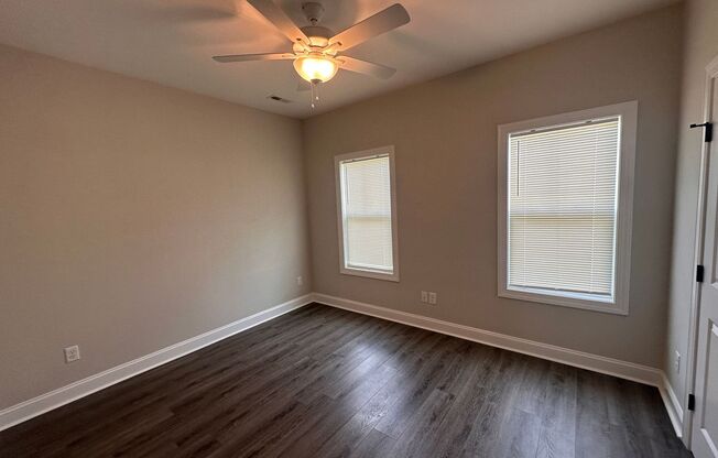 2 beds, 1 bath, $1,600