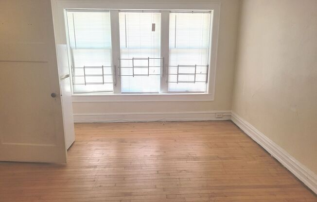 Studio, 1 bath, $800, Unit 106