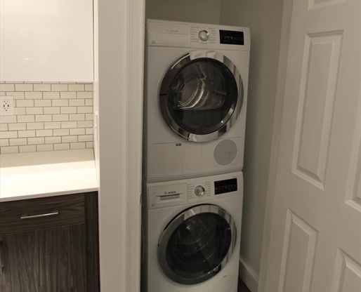 2 beds, 1 bath, 800 sqft, $4,500, Unit 9