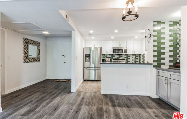 2 beds, 2 baths, 1,088 sqft, $4,395, Unit 404