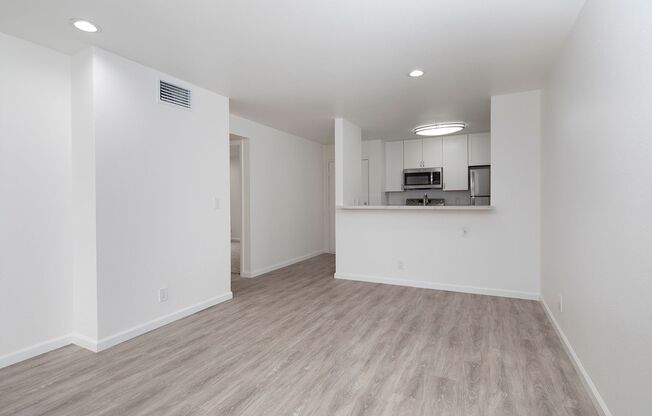 2 beds, 2 baths, 965 sqft, $2,995, Unit 316