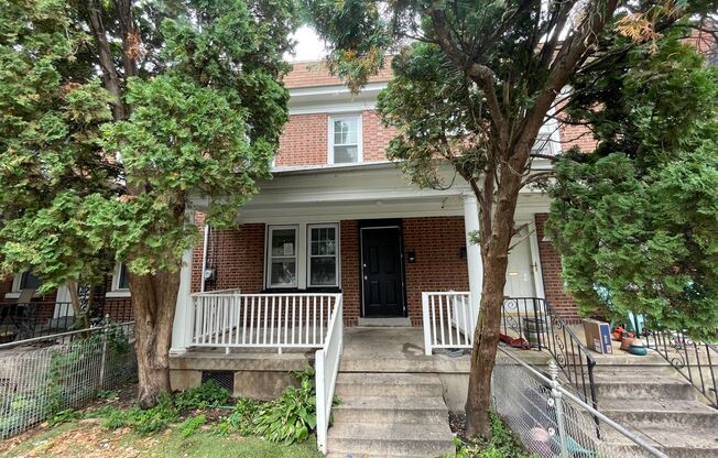 2 Bedroom Single Family Home in Lancaster!