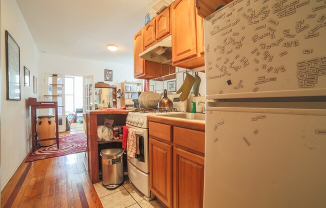 225 W 110 ST