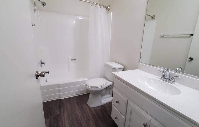 Bathroom 1.jpg