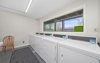 2 beds, 2 baths, 965 sqft, $1,045, Unit 20