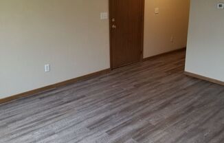 2 beds, 1 bath, 785 sqft, $1,000, Unit Apt B2