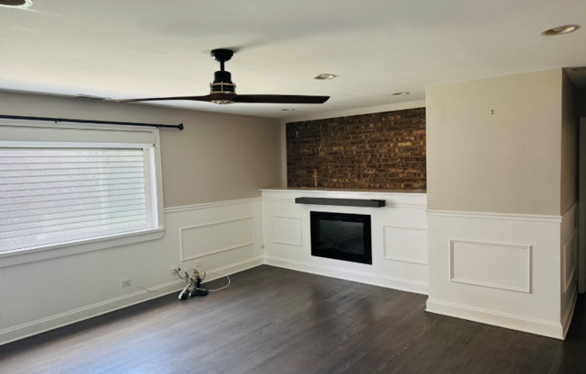 1429 W JARVIS