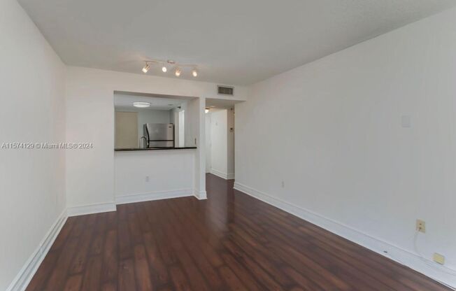 1 bed, 1 bath, 593 sqft, $2,200, Unit E-401