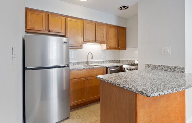 5534 N Kenmore Avenue