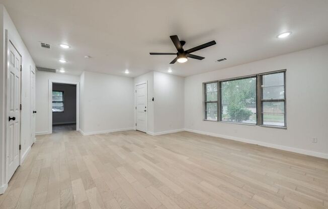 Beautifully Renovated 2 Bed 2 Bath 1/2 Duplex - Glendale Addition Beauty!!! MUST SEE!!!