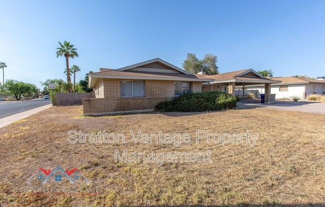 704 E LN JOLLA DR