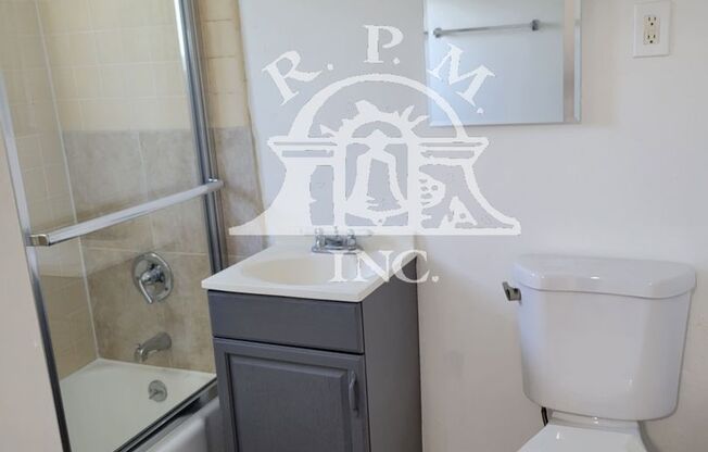 S 6th St 814-816