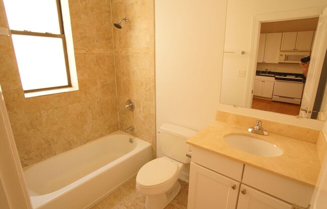 Studio, 1 bath, 457 sqft, $1,395, Unit 12S