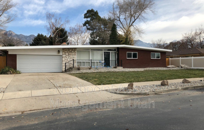 5895 S FONTAINE BLEU DR