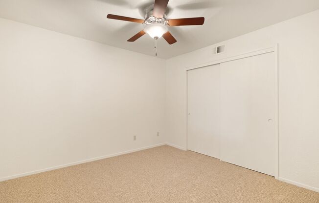 2 beds, 1 bath, 825 sqft, $1,595, Unit 048