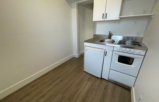 Studio, 1 bath, 116 sqft, $950, Unit 205