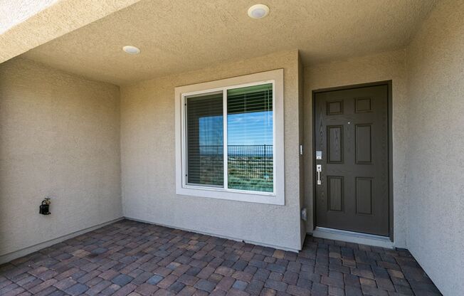 Beautiful 3 Bedroom Townhome with Mountain Views