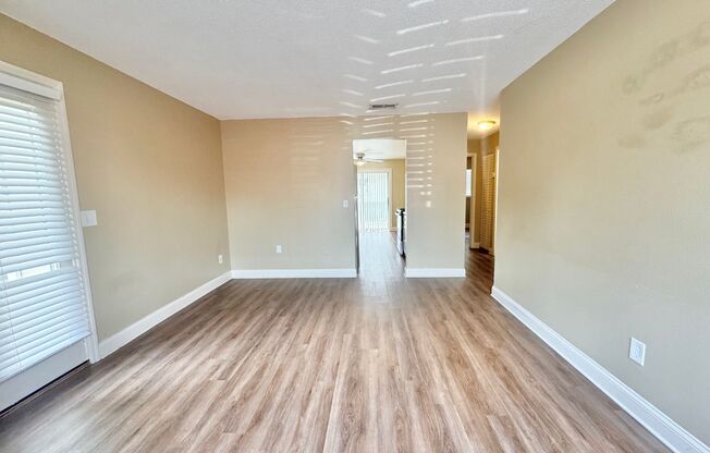 Apartment - Right off Cypress Gardens Blvd!