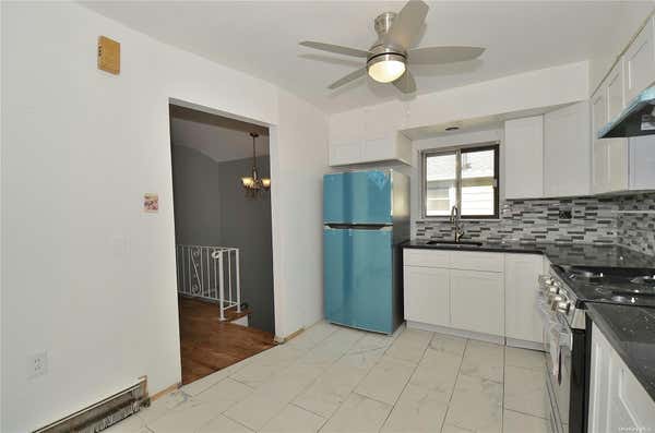 3 beds, 2 baths, $3,100, Unit 2