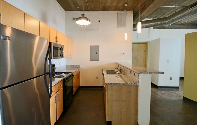 1 bed, 1 bath, 644 sqft, $1,395, Unit APT 2E