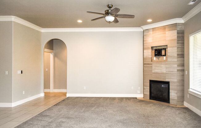 Single-Story Home in Horn Rapids Golfing Community