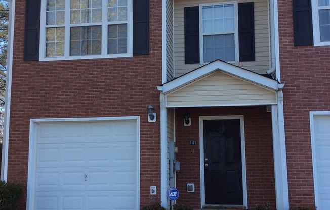 **PRICE IMPROVEMENT** 141 Chastain Loop: 3 BR / 2.5 BA townhouse with private backyard and large deck. Only minutes to Bullsboro Drive and I-85. Available NOW!!