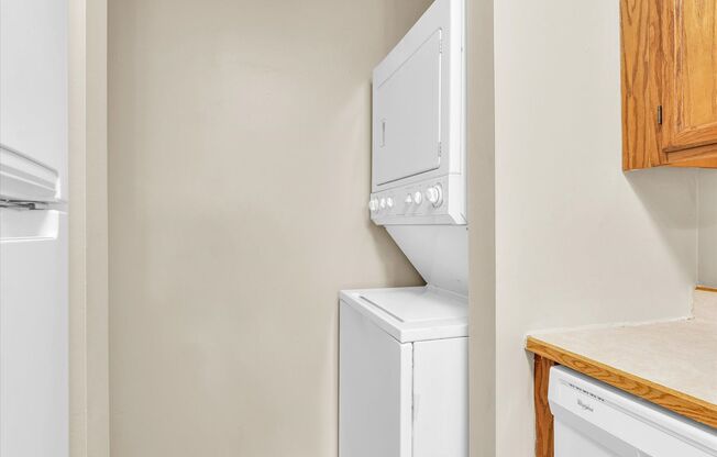 2 beds, 2 baths, 1,014 sqft, $1,194, Unit K7