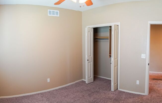 3-Bed Duplex w Garage + Fenced Yard
