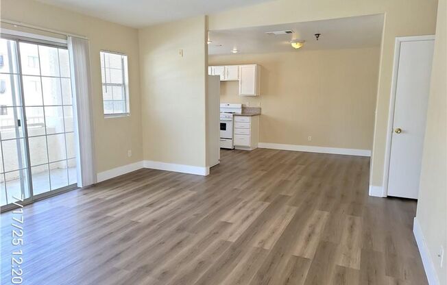 VIEW VIEW VIEW!!! FANTASTIC GREEN VALLEY 3RD FLOOR UNIT!!