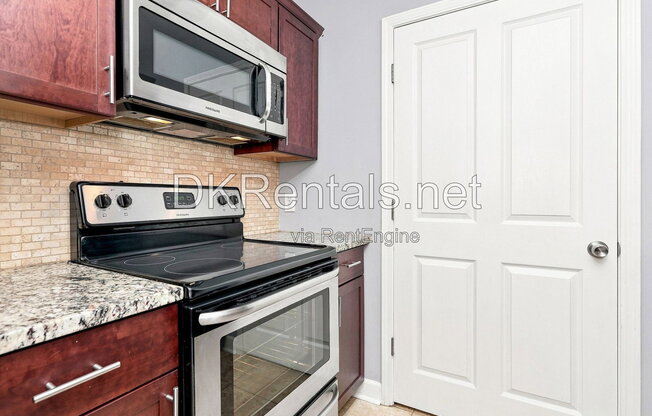 2 beds, 1 bath, 1,054 sqft, $2,200, Unit 728 728